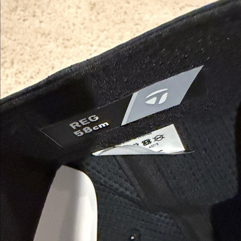 NWT TaylorMade Black Metal Radar Golf Hat - Picture 6 of 7